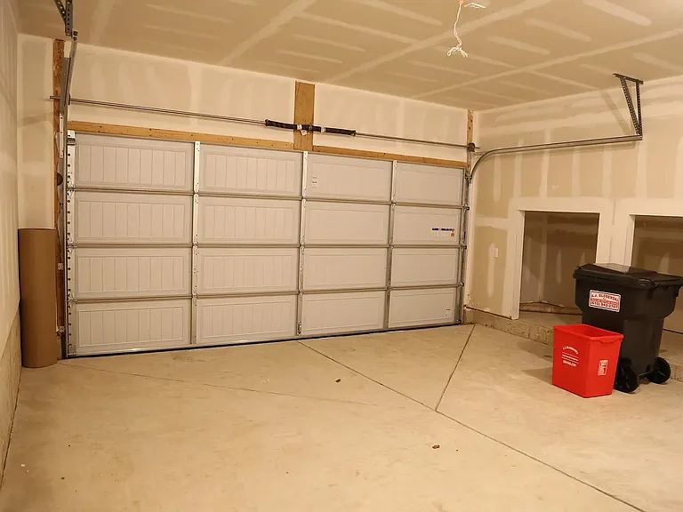 20 Maxwell Ln — Photo 25
