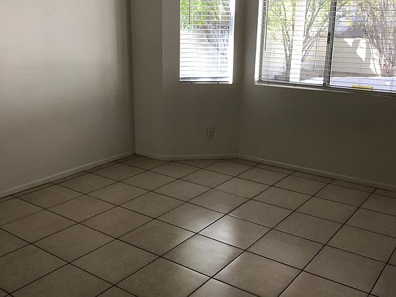 3rd image of 340 Warmside Dr
