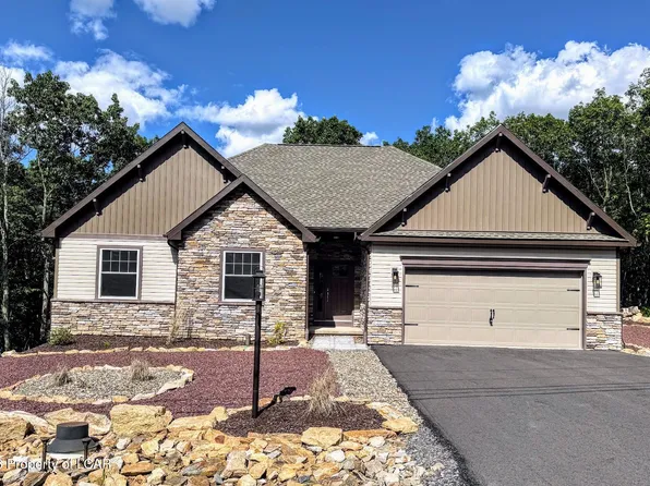 9 Tulip Tree Ln, Hazleton, PA 18202