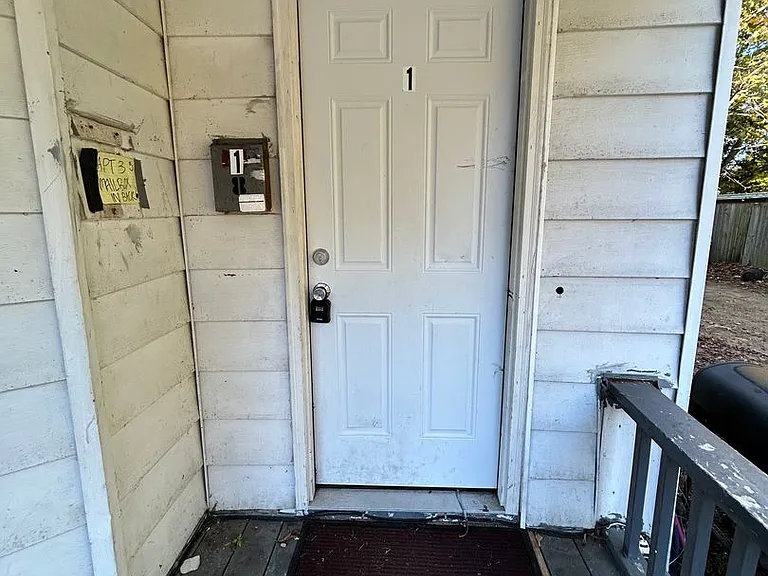 210 S 4th St — Photo 2