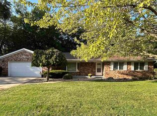 2233 Oakwood Ct, East Moline, IL 61244