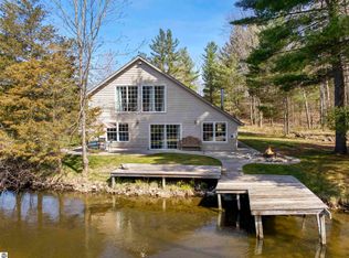 10575 Pine Dr, Manistee, MI 49660
