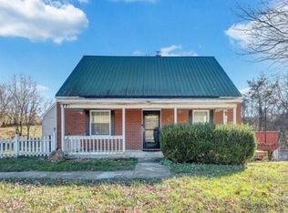 777 Mountain Pass Rd, Blue Ridge, VA 24064