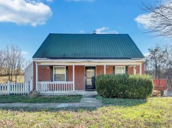 777 Mountain Pass Rd, Blue Ridge, VA 24064