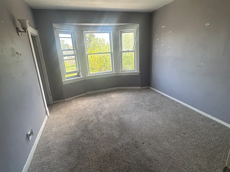 638 Berry St — Photo 5