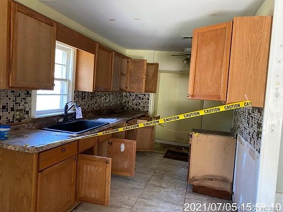 3rd image of 325 S Willow St