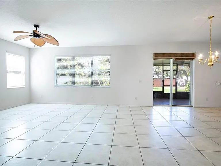 1412 Blackwater Pond Dr — Photo 3