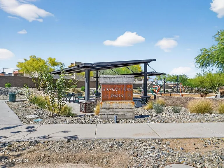 810 E Hopi Trl — Photo 33