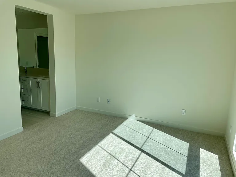 2577 Delphinium Ln — Photo 6