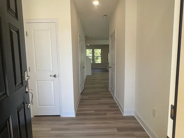 114 Wildflower Cir — Photo 2