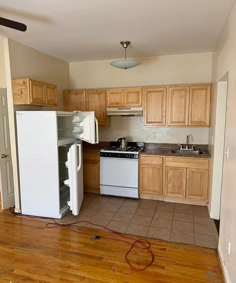 1398 E 98th St #2 — Photo 14