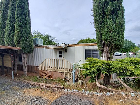 5th image of 976 Iroquois Cir