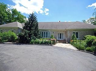 152 Rock Rd W, Green Brook, NJ 08812