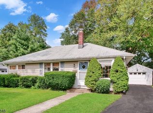 103 Greenwich Dr, Bergenfield, NJ 07621