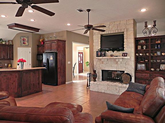 4th image of 86 Pinecrest Dr
