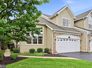 20 Oakbrook Ct, Malvern, PA 19355