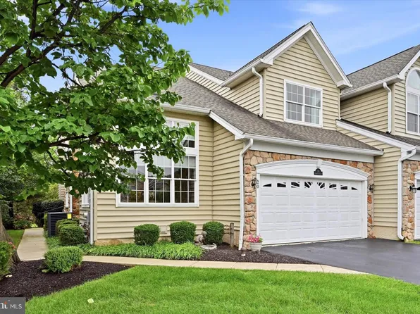 20 Oakbrook Ct, Malvern, PA 19355