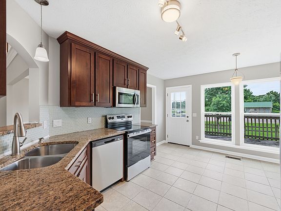 2nd image of 3000 Malton Dr