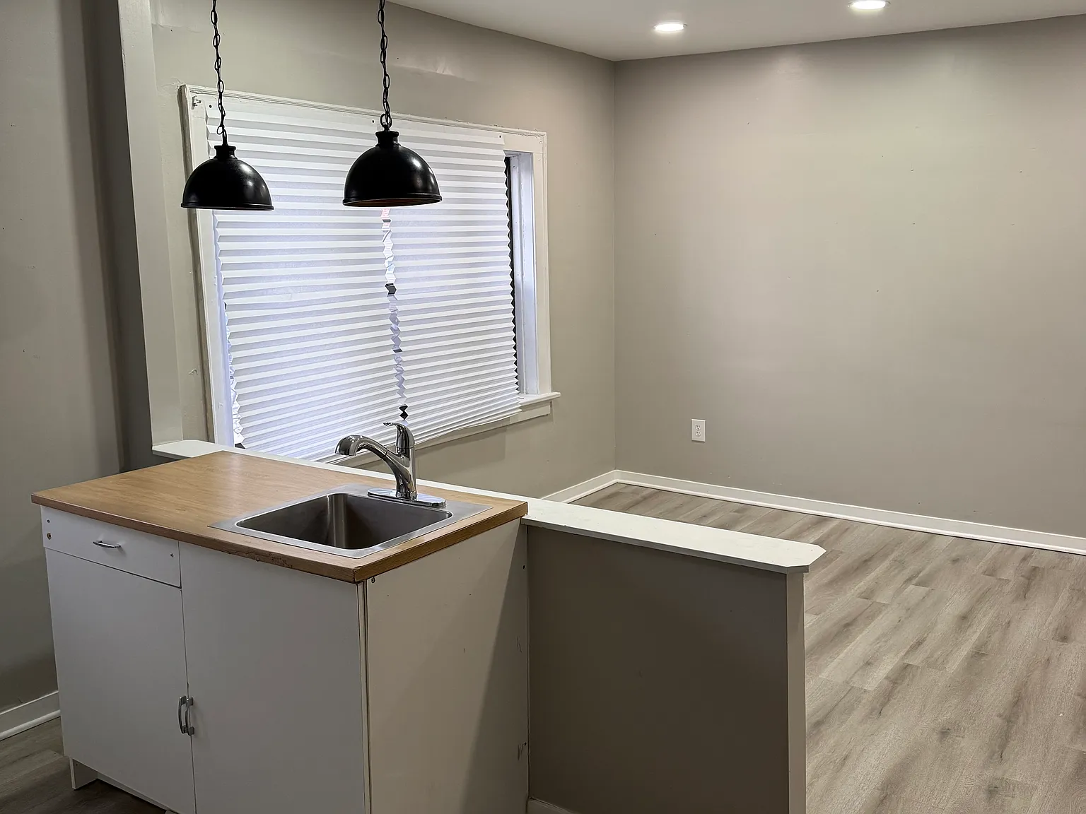 3 bed, 1088 sqft, $1,550 — Photo 2