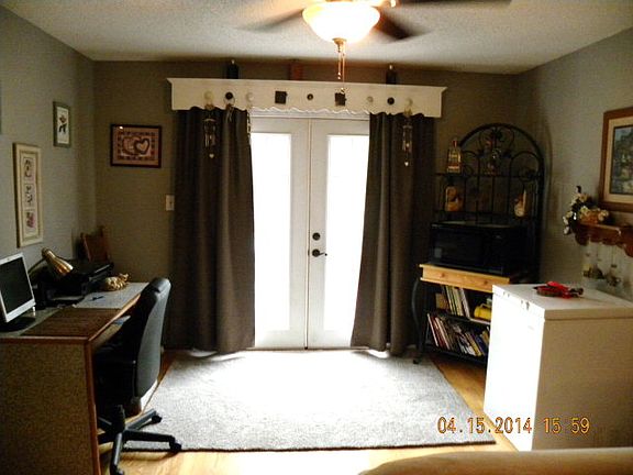 3rd image of 108 Jeffrey Cir