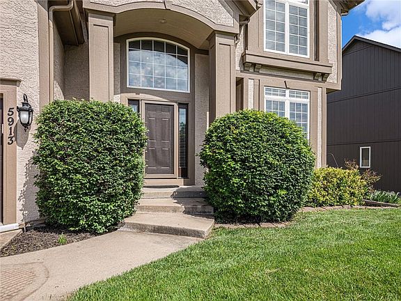 3rd image of 5913 NE Hidden Valley Dr