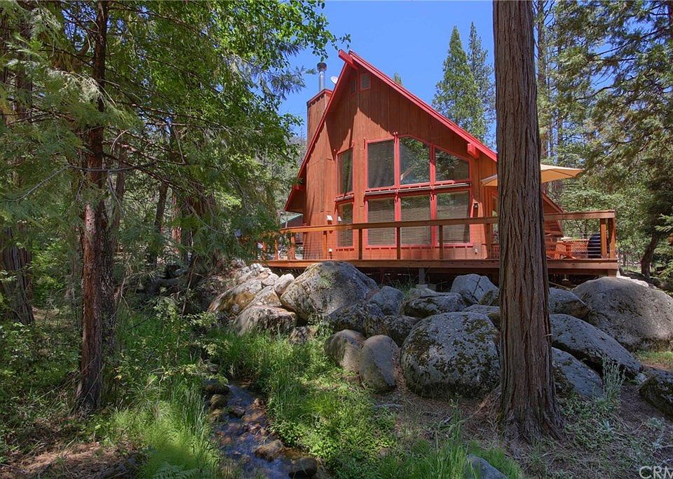 1st image of 2636 Mariposa Ave