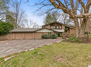 9958 Spring Cir, Omaha, NE 68124