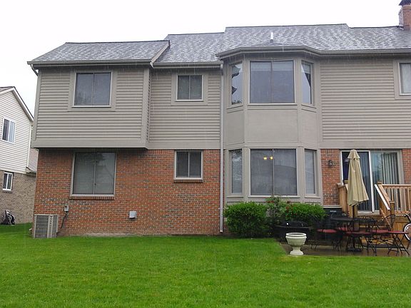 2nd image of 42294 Oakland Dr
