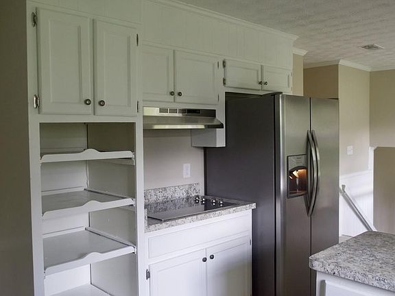 5th image of 899 Sugar Creek Dr SE