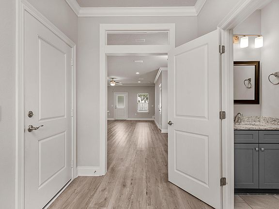 4th image of 2285 Janet St