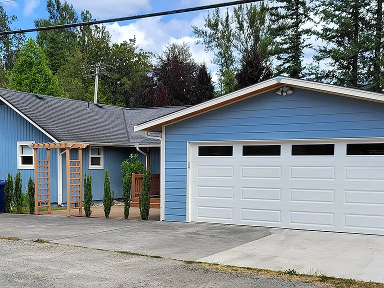 800 Ballarat Ave NE — Photo 24