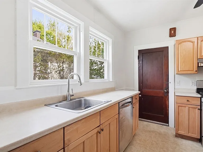 48 Spruce St #1 — Photo 10