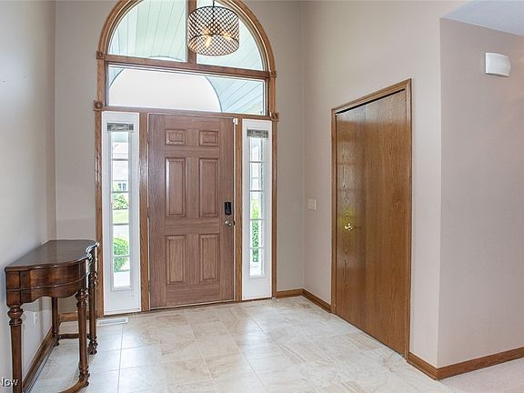 4th image of 140 Bay Hill Dr