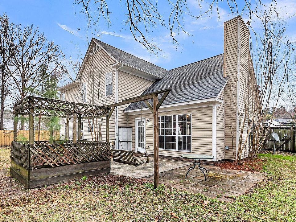 1st image of 113 Hartley Hall Ct