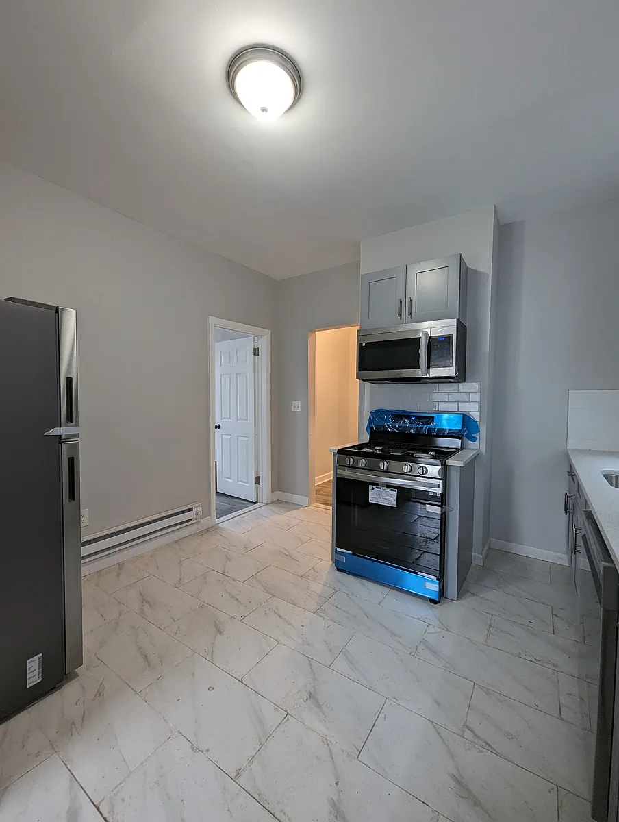 Kitchen - 59 N 15th St #1
