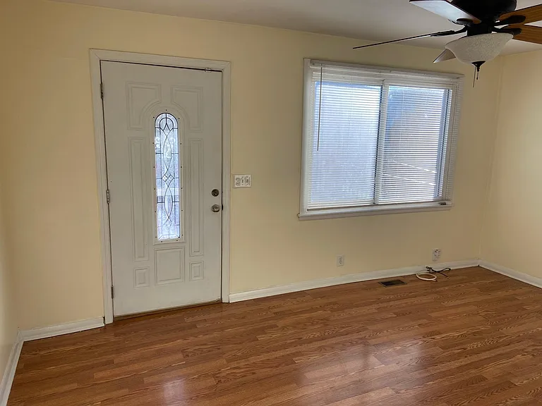 3806 Dakota Ave — Photo 2