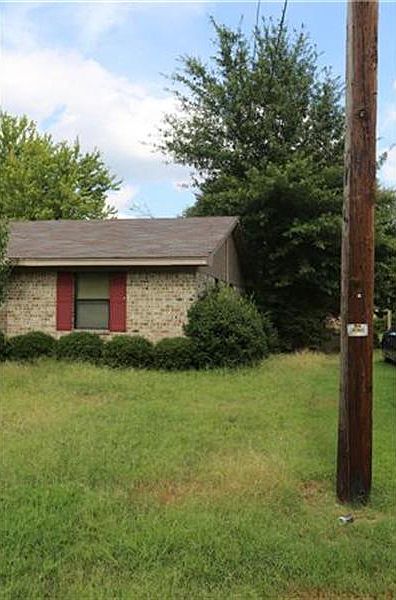 2nd image of 410 Town East Dr
