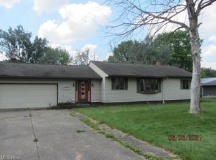 37581 Capel Rd, Grafton, OH 44044