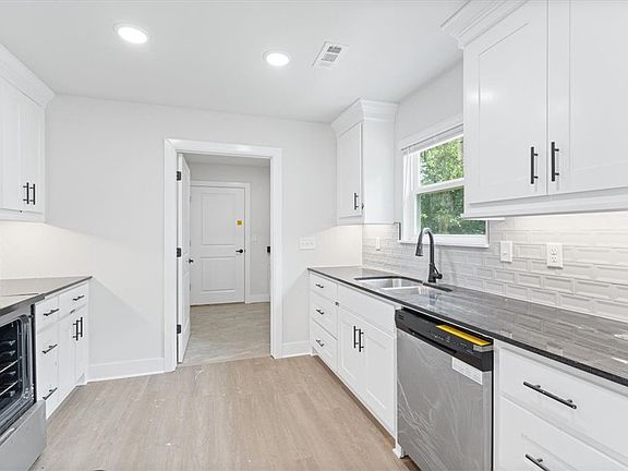 4th image of 8 Copinsay Ln