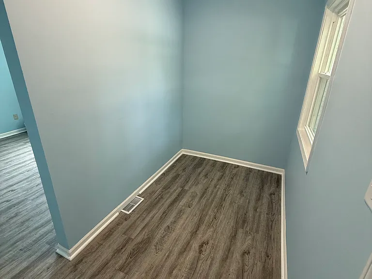 963 Lane St — Photo 2