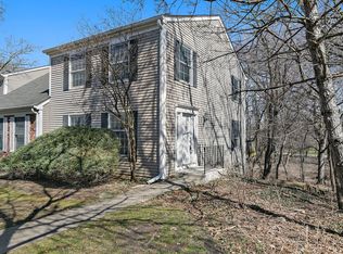 46 Timber Ter, Cary, IL 60013