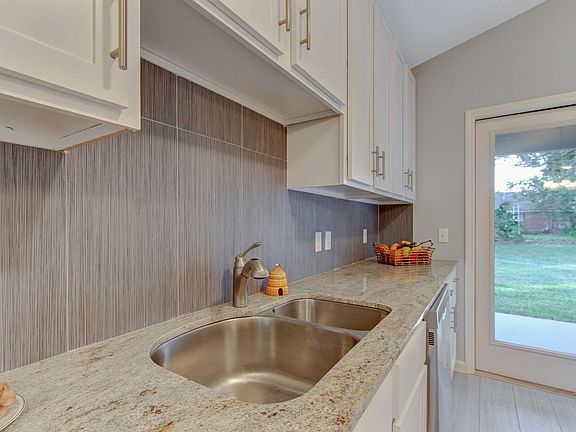 5th image of 89 Brittany Ln