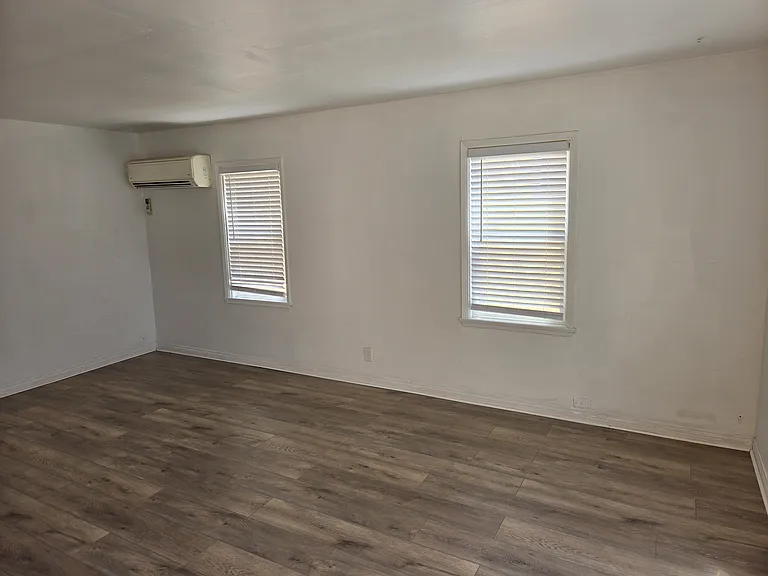 114 S Kellogg St #D — Photo 8