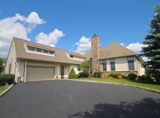 3 Seminole Ct, Newton, NJ 07860