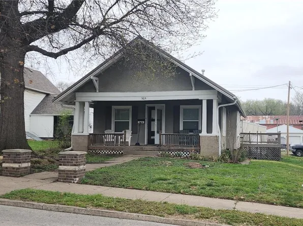 905 Parallel St, Atchison, KS 66002