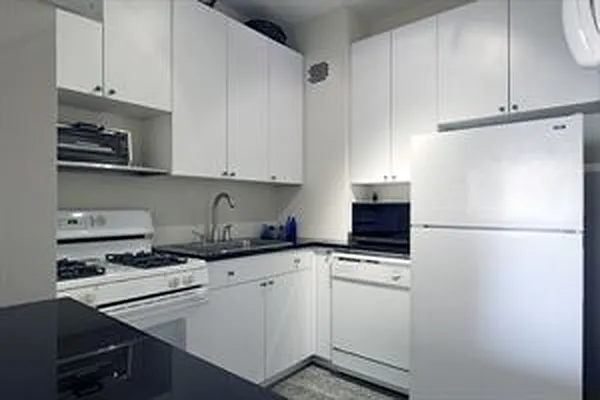 Sold by Douglas Elliman | media 21