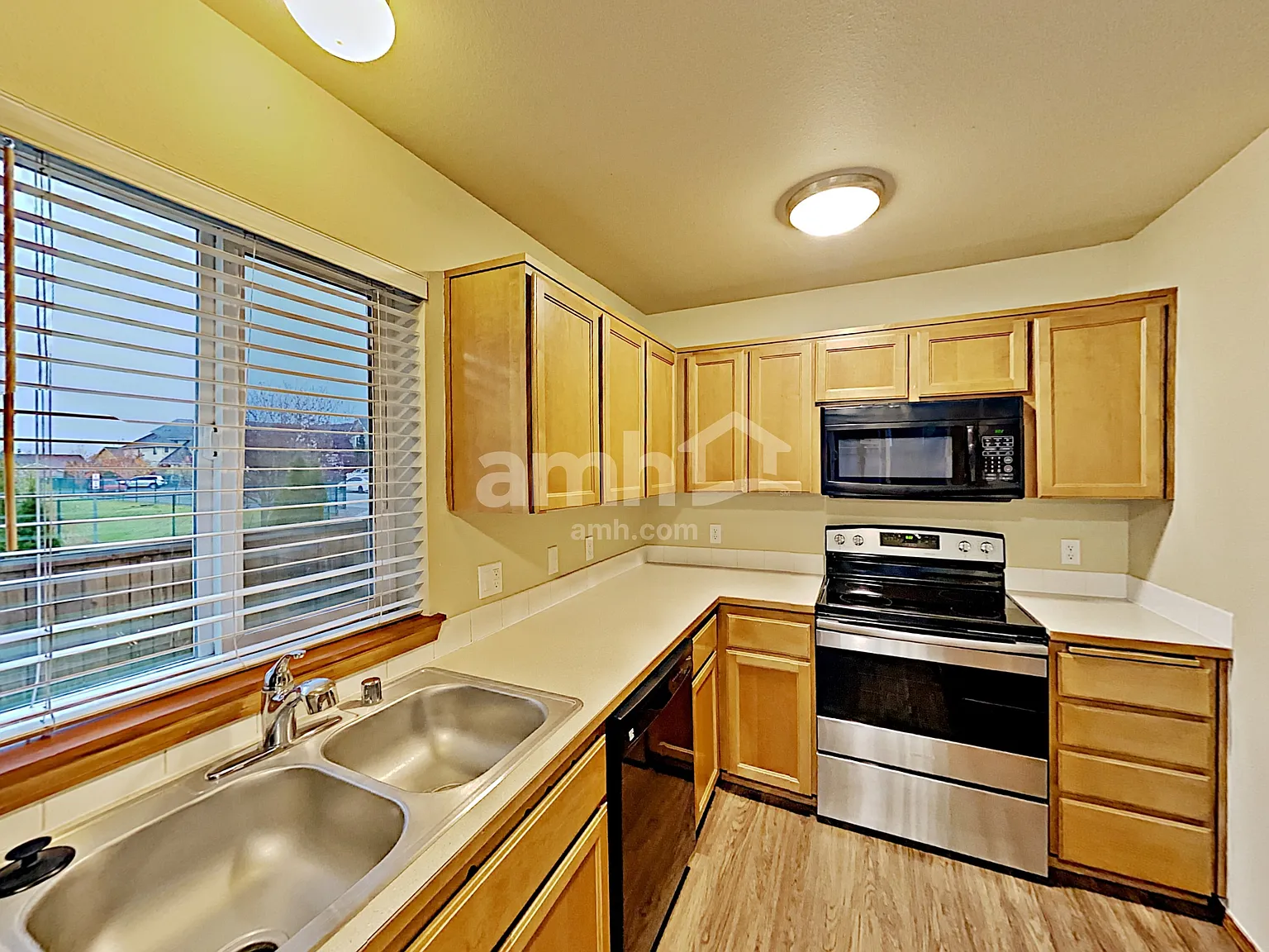 4 bed, 2.5 bath, 1846 sqft, $2,900 — Photo 3
