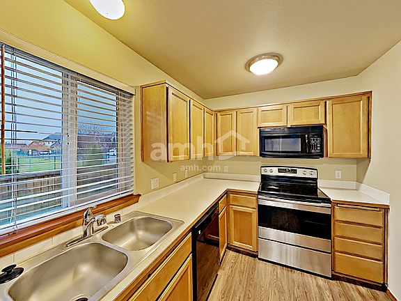 3rd image of 9202 175th Street Ct E