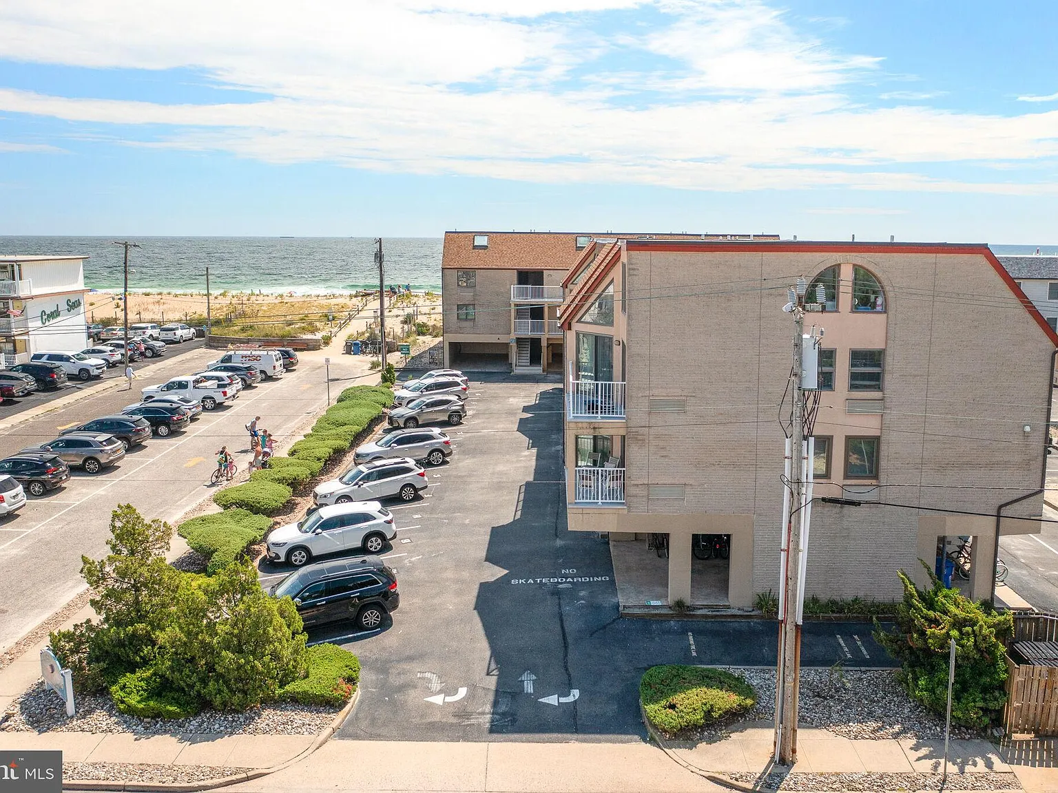 3 bed, 1282 sqft, $2,500 — Photo 3