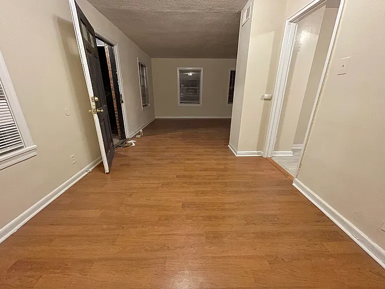1661 Valley Ave — Photo 7